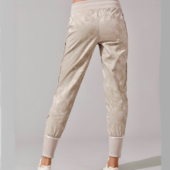 nike nsw jacquard track pants